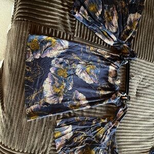 Top with flared sleeves